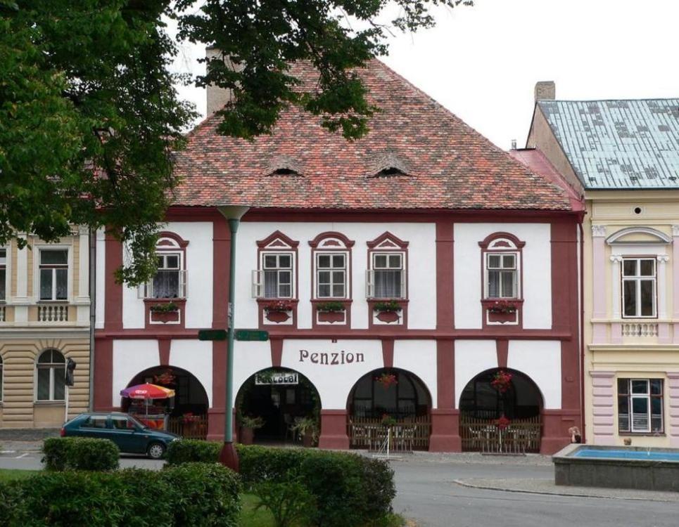 Restaurace A Penzion Podloubi Opočno Exteriör bild